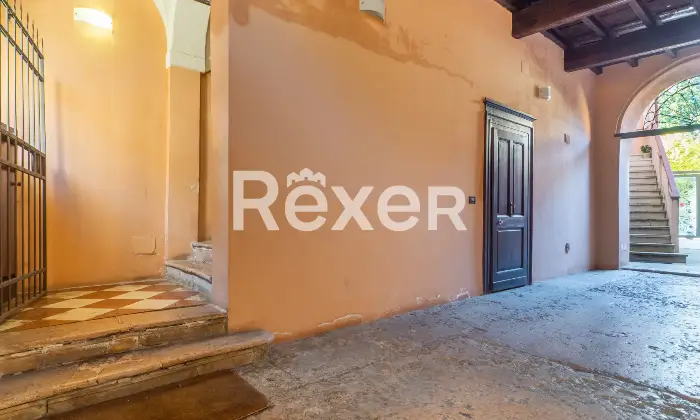 Rexer-Ferrara-Appartamento-in-centro-storico-con-soppalco-Altro