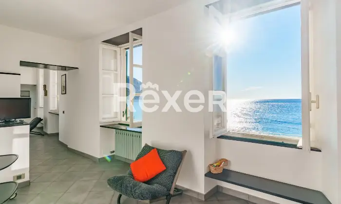 Rexer-Camogli-Appartamento-prima-fila-con-ingresso-inpendente-e-box-auto-Altro