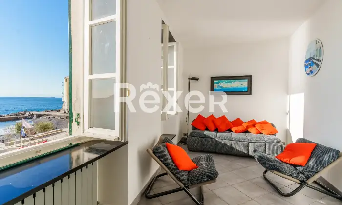 Rexer-Camogli-Appartamento-prima-fila-con-ingresso-inpendente-e-box-auto-Altro