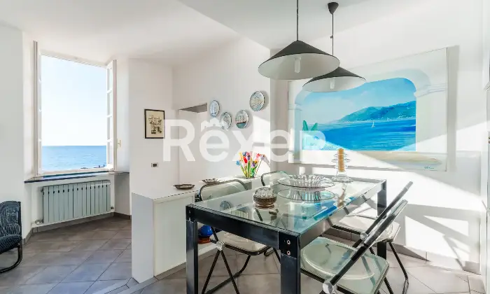 Rexer-Camogli-Appartamento-prima-fila-con-ingresso-indipendente-e-box-auto-Altro