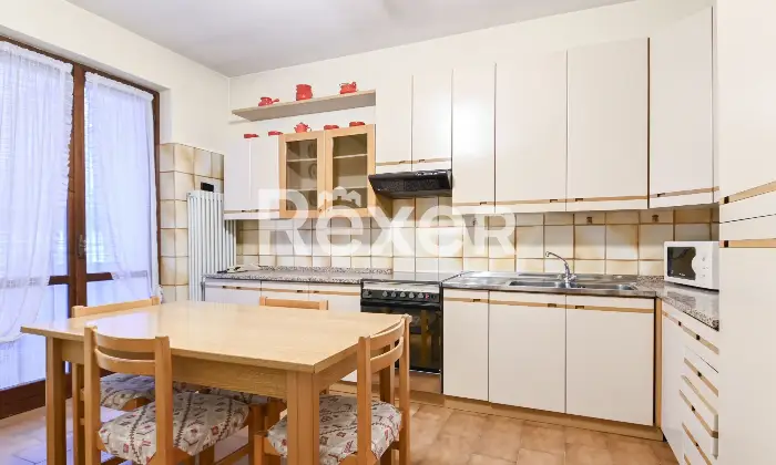 Rexer-Morengo-Appartamento-in-villa-con-box-auto-e-ampia-taverna-Altro