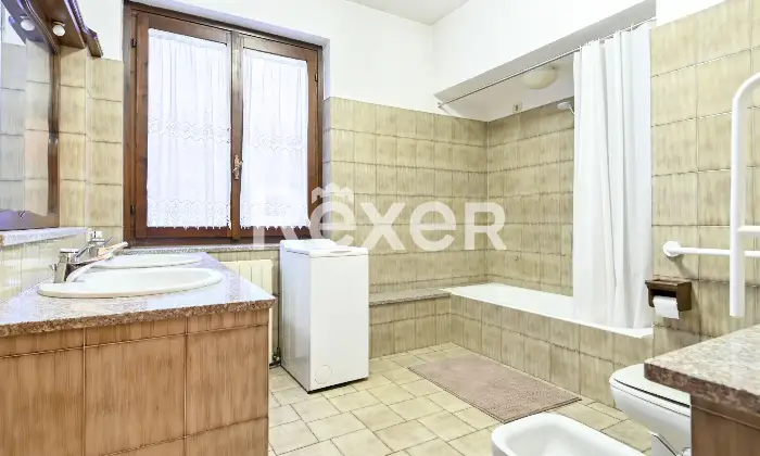 Rexer-Morengo-Appartamento-in-villa-con-box-auto-e-ampia-taverna-Altro