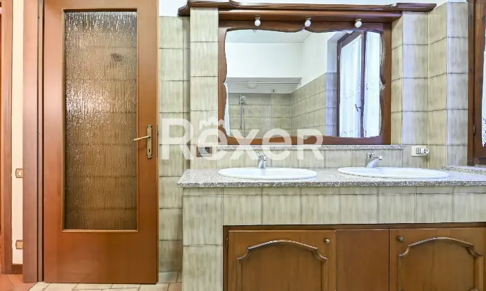 Rexer-Morengo-Appartamento-in-villa-con-box-auto-e-ampia-taverna-Altro