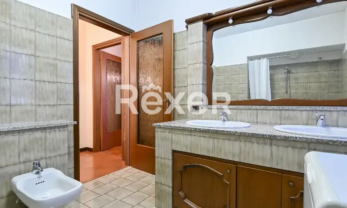 Rexer-Morengo-Appartamento-in-villa-con-box-auto-e-ampia-taverna-Altro