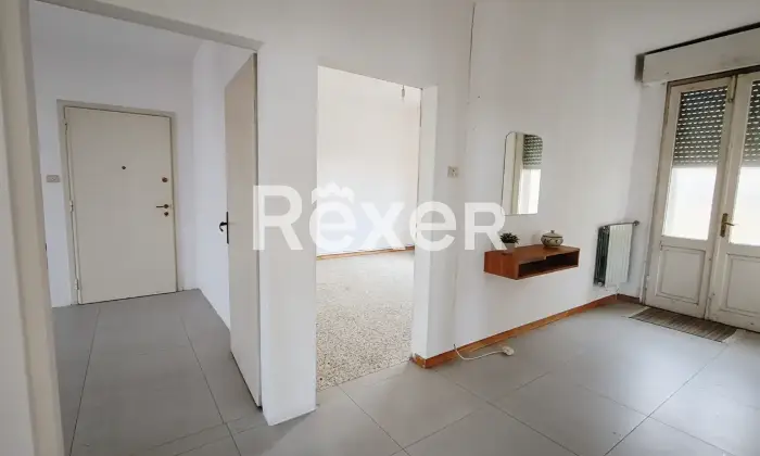 Rexer-Carpi-Immobile-indipendente-con-cortile-e-locale-commerciale-Altro