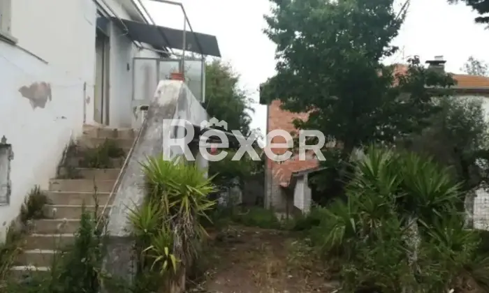 Rexer-Cappelle-sul-Tavo-CasaleCascina-in-Vendita-Via-Michelangelo-Cappelle-sul-Tavo-PE-Altro