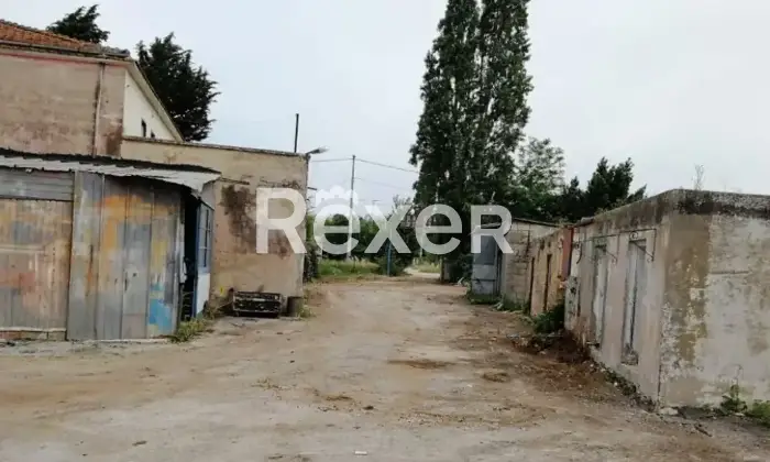 Rexer-Cappelle-sul-Tavo-CasaleCascina-in-Vendita-Via-Michelangelo-Cappelle-sul-Tavo-PE-Altro