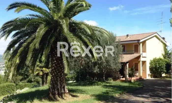 Rexer-Colonnella-Villa-in-vendita-in-via-Fratte-Grandi-a-Colonnella-Altro
