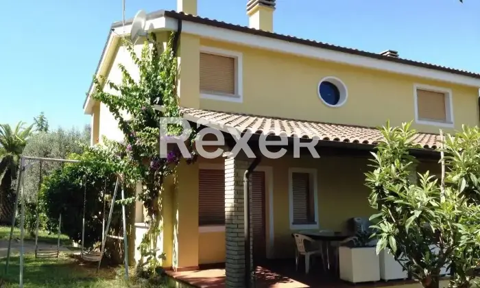 Rexer-Colonnella-Villa-in-vendita-in-via-Fratte-Grandi-a-Colonnella-Altro