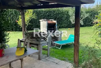 Rexer-Uggiano-la-Chiesa-VILLA-CON-SUOLO-EDIFICATORIO-MQ-REALIZZABILI-SU-DUE-LIVELLI-Giardino