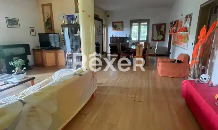 Rexer-Uggiano-la-Chiesa-VILLA-CON-SUOLO-EDIFICATORIO-MQ-REALIZZABILI-SU-DUE-LIVELLI-Salone