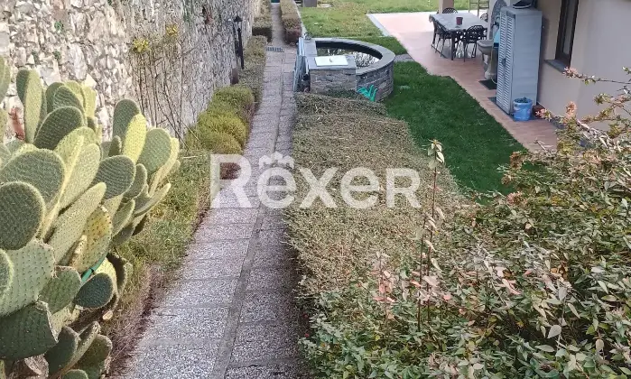 Rexer-Albavilla-Trilocale-con-bellissimo-ed-ampio-giardino-Altro