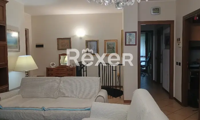 Rexer-Albavilla-Trilocale-con-bellissimo-ed-ampio-giardino-Altro