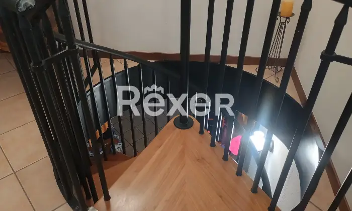 Rexer-Albavilla-Trilocale-con-bellissimo-ed-ampio-giardino-Altro