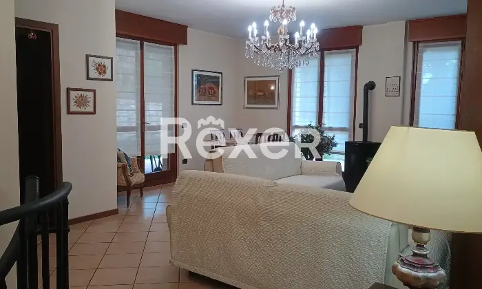 Rexer-Albavilla-Trilocale-con-bellissimo-ed-ampio-giardino-Altro