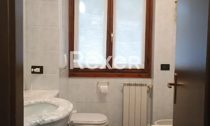 Rexer-Albavilla-Trilocale-con-bellissimo-ed-ampio-giardino-Altro