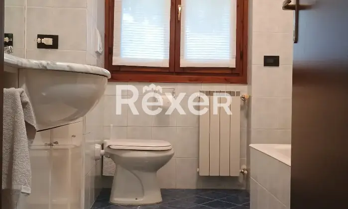 Rexer-Albavilla-Trilocale-con-bellissimo-ed-ampio-giardino-Altro