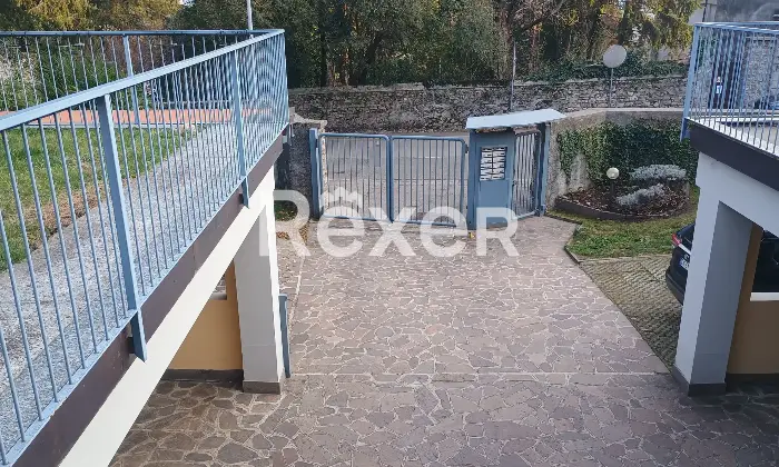 Rexer-Albavilla-Trilocale-con-bellissimo-ed-ampio-giardino-Altro