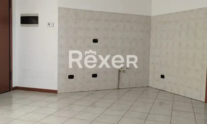 Rexer-Seveso-Monolocale-con-cantina-e-posto-auto-Cucina