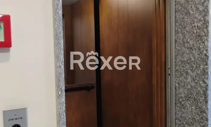 Rexer-Seveso-Monolocale-con-cantina-e-posto-auto-Ascensore