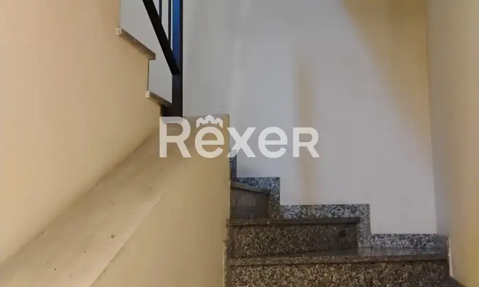 Rexer-Seveso-Monolocale-con-cantina-e-posto-auto-Scala