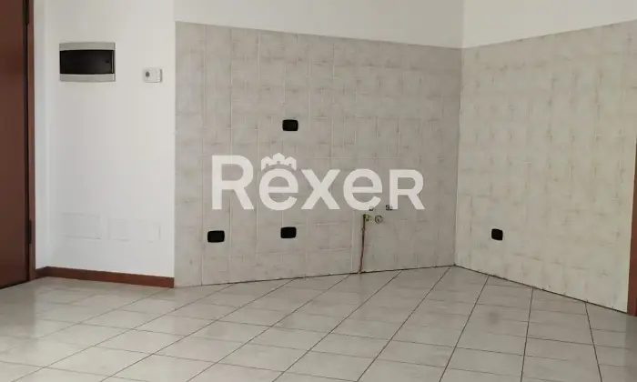 Rexer-Seveso-Monolocale-con-cantina-e-posto-auto-Cucina