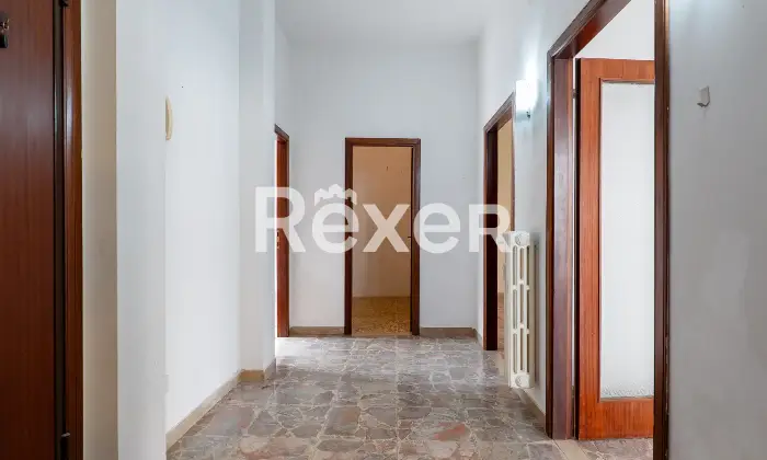 Rexer-Scandicci-Ampio-tre-vani-con-terrazza-e-balcone-Altro