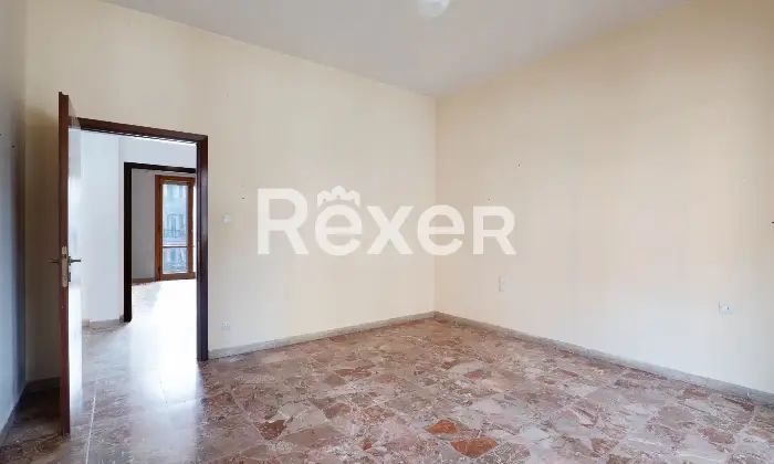 Rexer-Scandicci-Ampio-tre-vani-con-terrazza-e-balcone-Altro