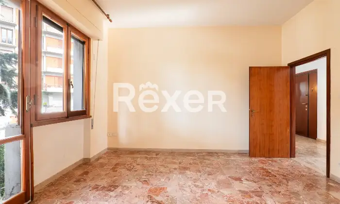 Rexer-Scandicci-Ampio-tre-vani-con-terrazza-e-balcone-Altro