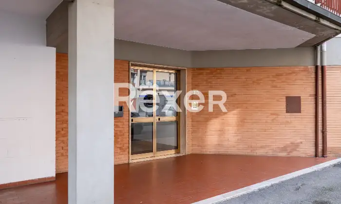 Rexer-Scandicci-Ampio-tre-vani-con-terrazza-e-balcone-Altro