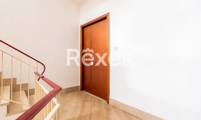 Rexer-Scandicci-Ampio-tre-vani-con-terrazza-e-balcone-Altro