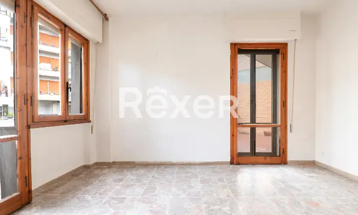 Rexer-Scandicci-Ampio-tre-vani-con-terrazza-e-balcone-Altro