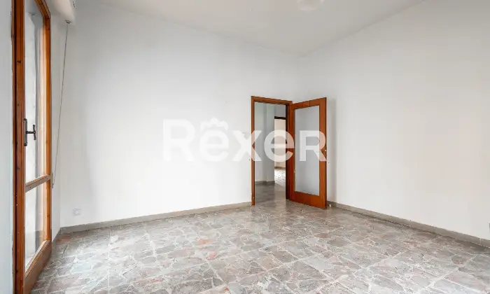 Rexer-Scandicci-Ampio-tre-vani-con-terrazza-e-balcone-Altro