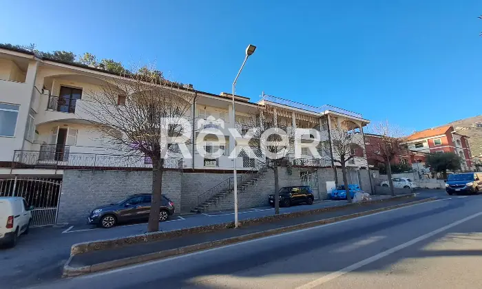 Rexer-toirano-Ampio-bilocale-con-balconata-e-garage-Altro