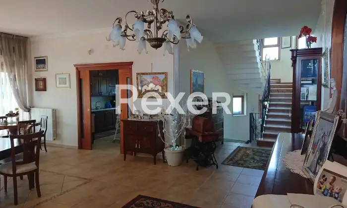 Rexer-Torremaggiore-Ampia-villa-indipendente-Altro