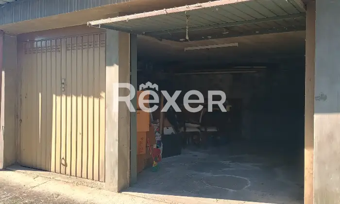 Rexer-Bregnano-Appartamento-trilocale-con-box-auto-doppio-e-magazzino-Altro