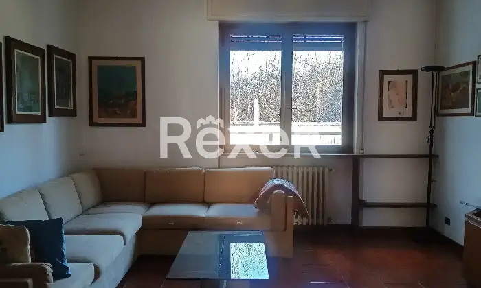 Rexer-Bregnano-Appartamento-trilocale-con-box-auto-doppio-e-magazzino-Altro