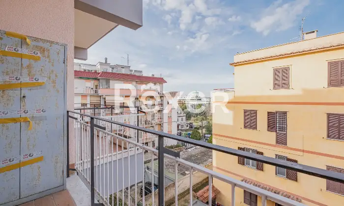 Rexer-Roma-trilocale-piano-alto-con-box-auto-Altro