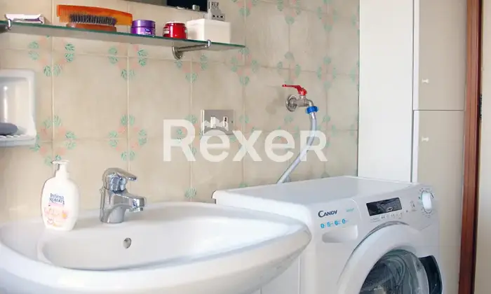 Rexer-Pordenone-Appartamento-in-zona-centrale-a-Pordenone-con-garage-e-posti-auto-Altro