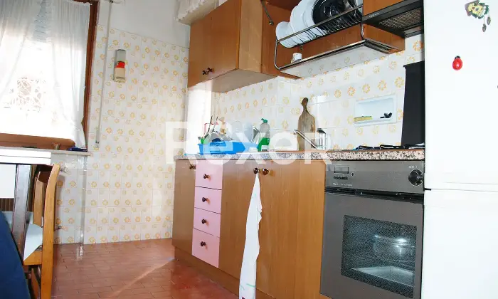 Rexer-Pordenone-Appartamento-in-zona-centrale-a-Pordenone-con-garage-e-posti-auto-Altro