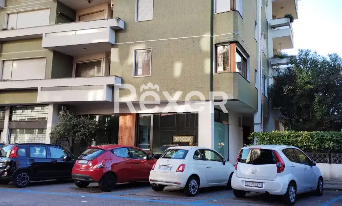 Rexer-Pordenone-Appartamento-in-zona-centrale-a-Pordenone-con-garage-e-posti-auto-Altro