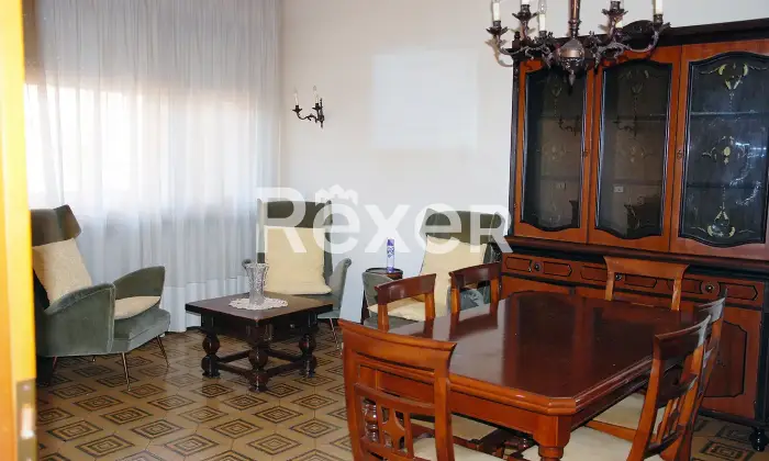 Rexer-Pordenone-Appartamento-in-zona-centrale-a-Pordenone-con-garage-e-posti-auto-Altro