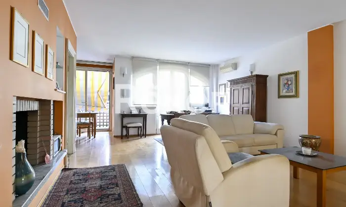 Rexer-Spirano-Villetta-indipendente-in-centro-paese-Altro