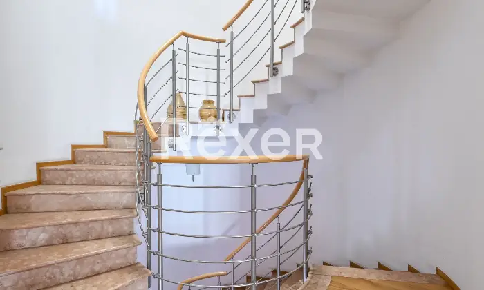 Rexer-Spirano-Villetta-indipendente-in-centro-paese-Altro