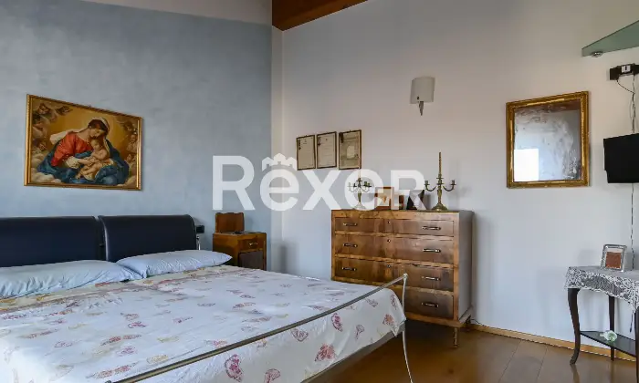 Rexer-Spirano-Villetta-indipendente-in-centro-paese-Altro