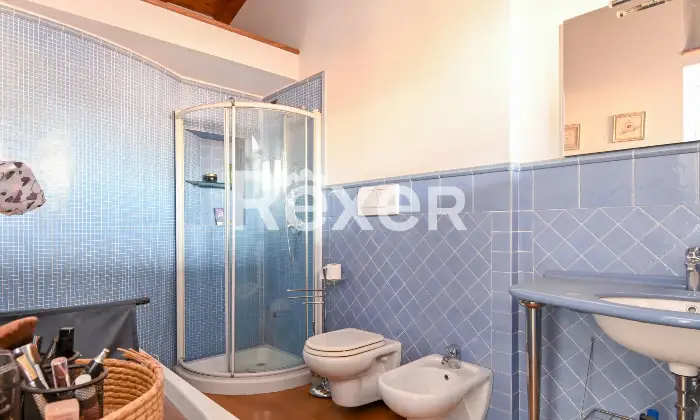 Rexer-Spirano-Villetta-indipendente-in-centro-paese-Altro