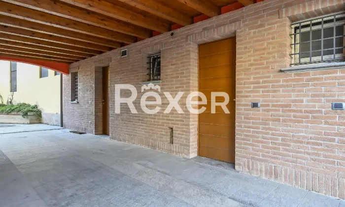 Rexer-Spirano-Villetta-indipendente-in-centro-paese-Altro