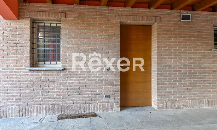 Rexer-Spirano-Villetta-indipendente-in-centro-paese-Altro