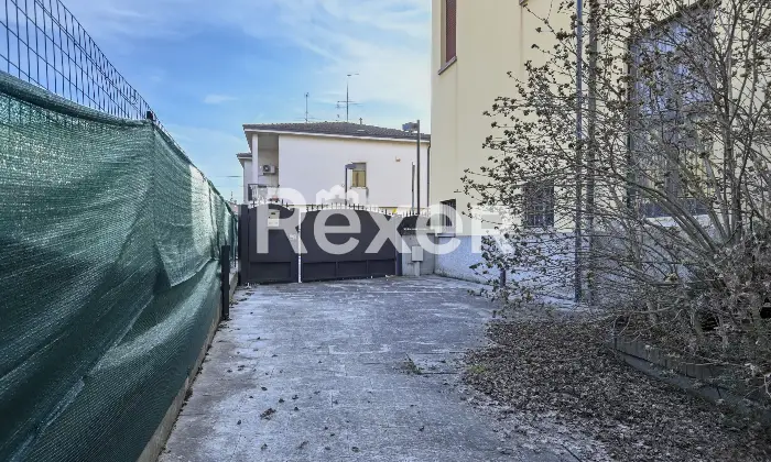 Rexer-Spirano-Villetta-indipendente-in-centro-paese-Altro