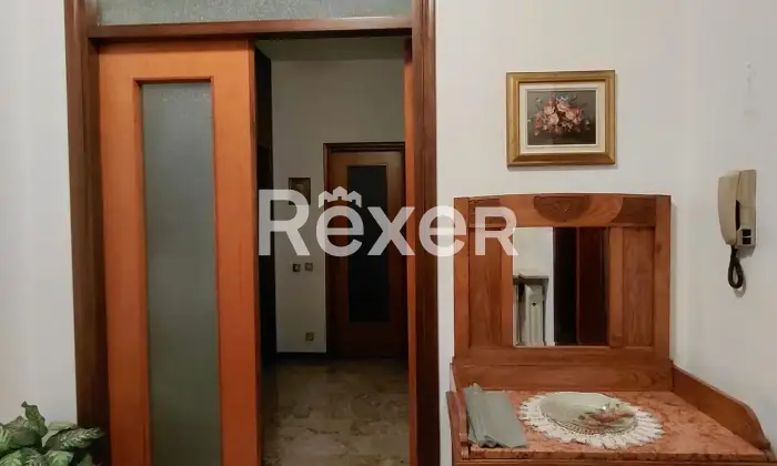 Rexer-Codogno-Ampio-trilocale-con-balconi-box-e-cantina-Altro